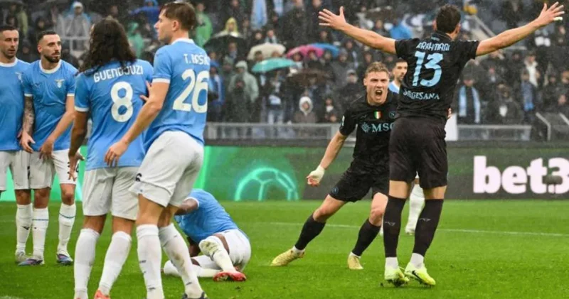 Olaylı maçta gülen taraf Napoli oldu: Son 8 dakikada 3 kırmızı kart çıktı