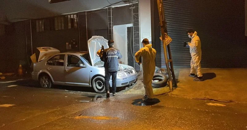 Son dakika: İstanbul da bir kişi ısınmak için bindiği araçta çıkan yangında can verdi Son dakika haberleri