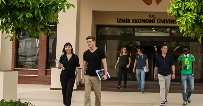 İzmir Ekonomi Üniversitesi nde infial yaratan skandal : Kız öğrencileri oylamaya koydular