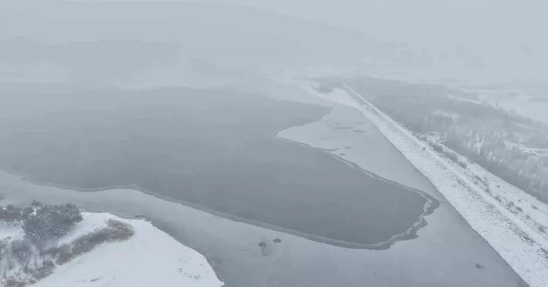 Elazığ’da Cip Baraj Gölü’nün bazı kısımları buz tuttu