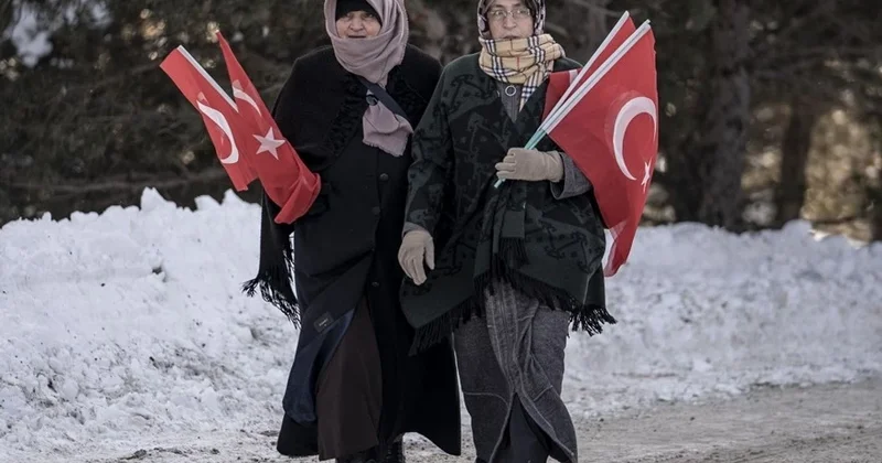 111. yılda aynı yerde saygıyla... Sarıkamış şehitleri Allahuekber Dağları nda anıldı