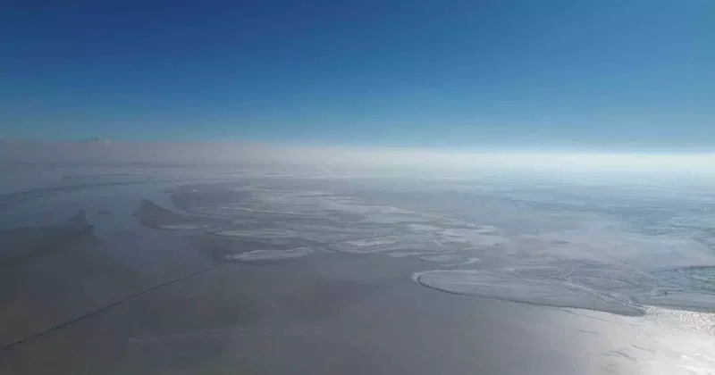 Kar ve yağmur yağışı Tuz Gölü’nü umutlandırdı