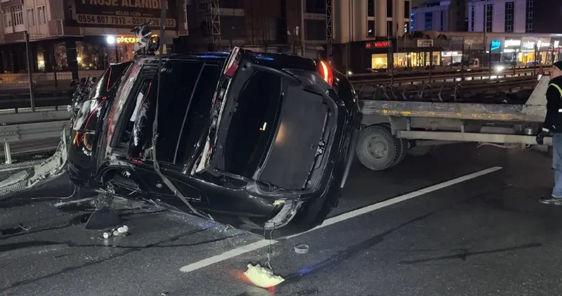 Avcılar da feci kaza: Takla atan otomobildeki sürücü kurtarıldı
