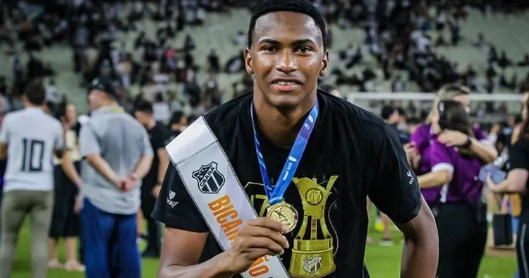 Göztepe ye 2005 li Brezilyalı golcü!