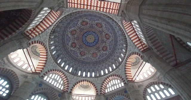 Selimiye Camii nde tartışma konusu olan kubbe yazıları uzun bir aradan sonra ilk kez görüntülendi Edirne Haberleri