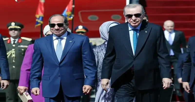 Mısır Cumhurbaşkanı Sisi Cumhurbaşkanı Erdoğan ı karşıladı
