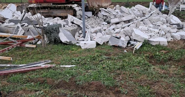 Çanakkale de 10 kaçak yapının yıkımı gerçekleştirildi Çanakkale Haberleri