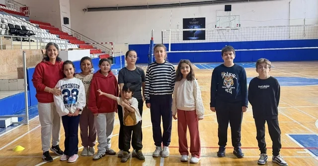 Bilecik te badminton spor okullarında tempolu antrenmanlar Bilecik Haberleri