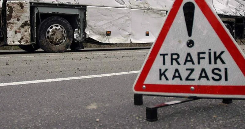 Osmaniye de tarım işçilerini taşıyan minibüs kaza yaptı