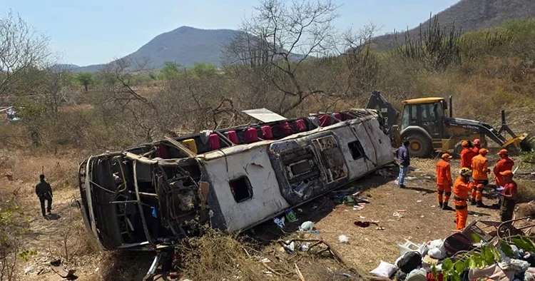 Brezilya da otobüs kazası: 16 ölü, 44 yaralı