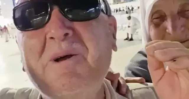 Mekke de tüyleri diken diken eden anlar: Gözleri görmeden Resulullah ı buldu VİDEO İZLE