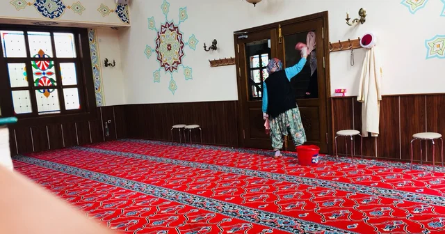 Beypazarı da belediye ekipleri Ramazan öncesi camilerde temizlik çalışması yapıyor Ankara Haberleri
