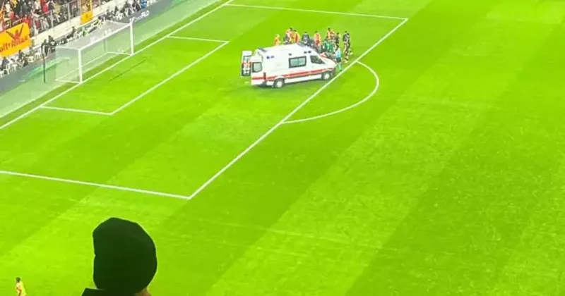 Galatasaray İstanbulspor maçında korkutan anlar! Ambulansla hastaneye kaldırıldı
