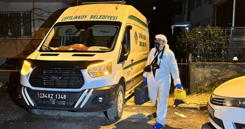 Emekli öğretmen evinde ölü bulundu