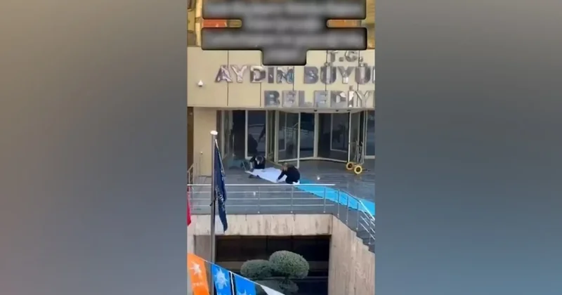 Özlem Çerçioğlu, Erdoğan’ın yürüyeceği halıyı ütületti Sözcü Gazetesi