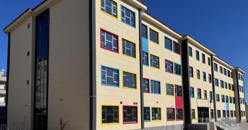 Depremlerden etkilenen Şanlıurfa ya 145 yeni eğitim yuvası kazandırıldı