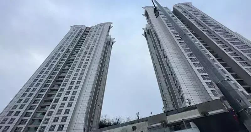 Sarıyer’de 12 yaşındaki Fikret Ömer 30 uncu kattan düşerek hayatını kaybetti