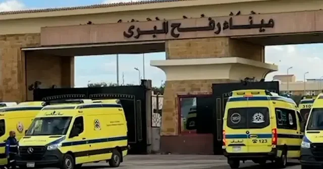 Yaralı ve hasta Filistinlilerin tahliyesi için ambulanslar Refah Sınır Kapısı nın Mısır tarafından geçiş yaptı VİDEO İZLE