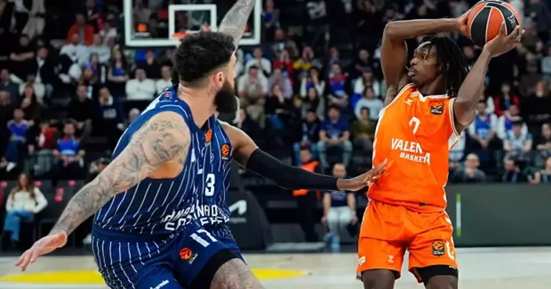 Anadolu Efes İspanyolları 107 sayıyla yıktı