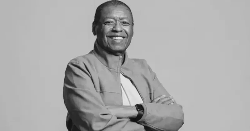 Ünlü şarkıcı uykusunda hayatını kaybetti