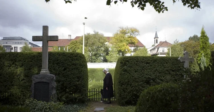 Almanya da mezar soygunlarının gizemi çözüldü