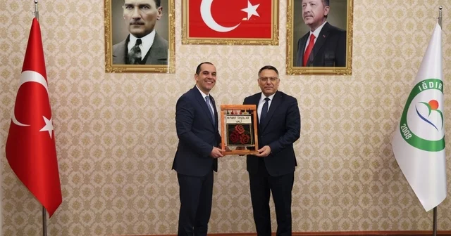 Vali Taşolar dan Rektör Gürel e nezaket ziyareti Iğdır Haberleri