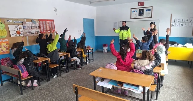Yozgat ta jandarma öğrencilere trafik eğitimi verdi Yozgat Haberleri