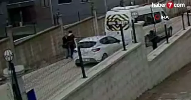 Bursa’da kaza yapan sürücülerin kavgası kameralara yansıdı