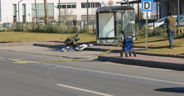 Alışveriş merkezindeki durakta şüpheli valiz paniği Karayolu trafiğe kapatıldı, valiz patlatıldı Aydın Haberleri