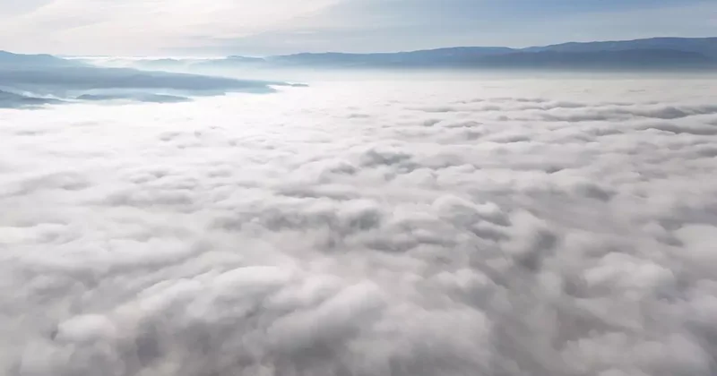 Düzce nin üzerini kaplayan sis denizi havadan görüntülendi
