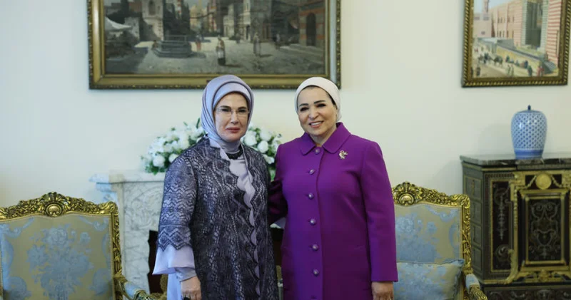 Emine Erdoğan, Sisi nin eşi Amer ile görüştü Son dakika haberleri