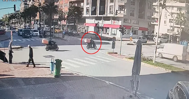 Kazada motosiklet sürücüsü minibüsün altında kalmaktan son anda kurtuldu Antalya Haberleri