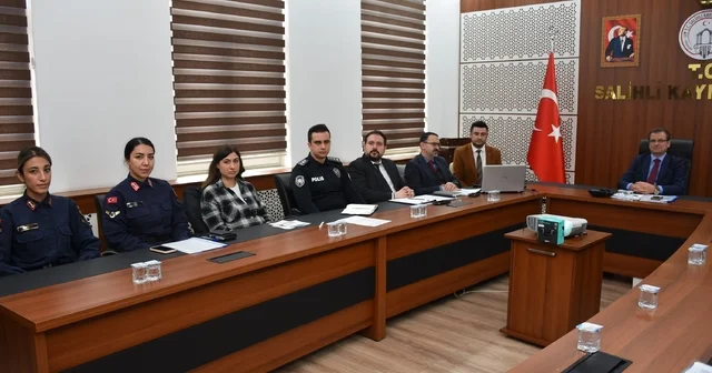 Salihli de kadına yönelik şiddete karşı kritik zirve Manisa Haberleri