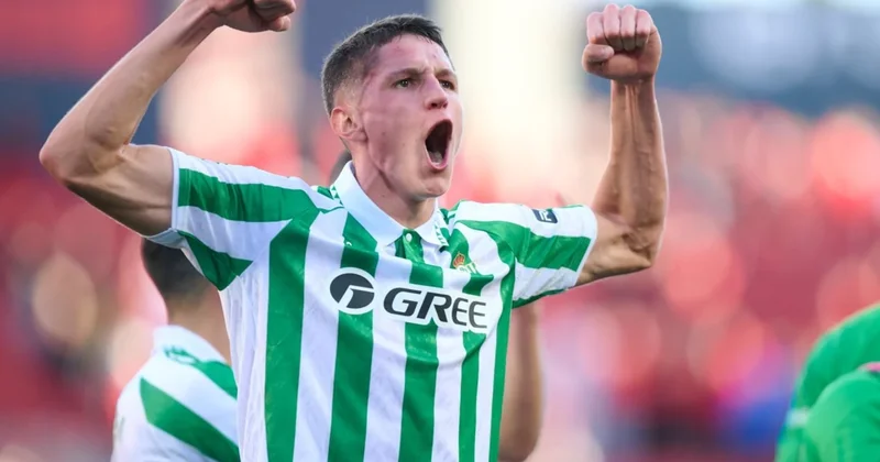 Galatasaray ın orta sahasına tecrübe! Sergi Altimira için ilk girişim... Sözcü Gazetesi