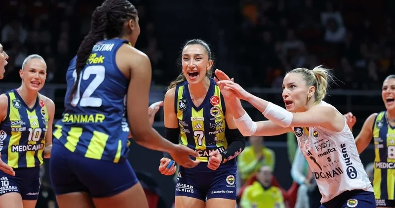 Fenerbahçe de Kante çılgınlığı: Hande Baladın ve arkadaşlarını bakın nasıl poz verdi?
