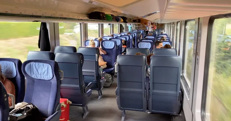 Almanya da trende bilet kontrolü yapan kondüktör uğradığı saldırı sonucu hayatını kaybetti Dış Haberler