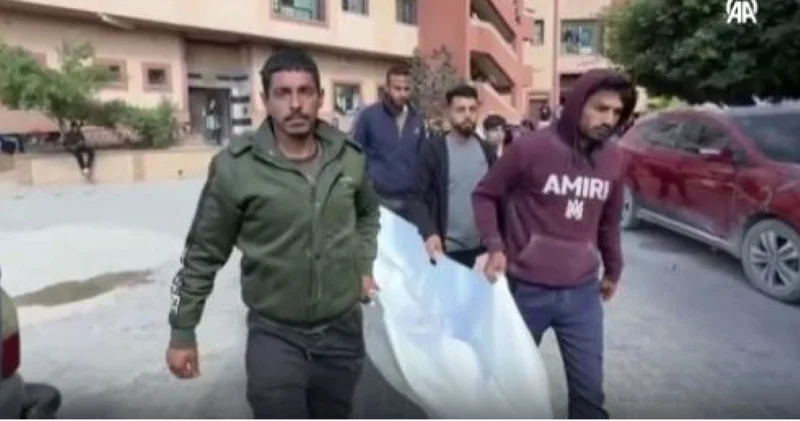 İsrail in ateşkesi ihlal ederek çadırlara saldırması sonucu 2 Filistinli çocuk hayatını kaybetti Dış Haberler