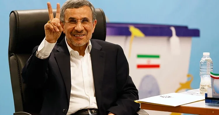 Ahmedinejad ın hayatta olduğu iddia edildi