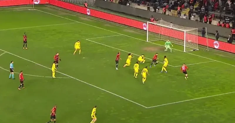 Gaziantep FK Fenerbahçe maçında 3. dakikada atılan gol iptal edildi!
