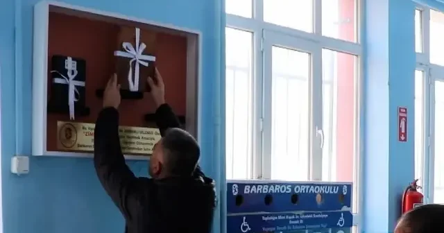 Ortaokul öğrencileri Osmanlı dan kalma zimem defteri geleneğini yaşatıyor VİDEO İZLE