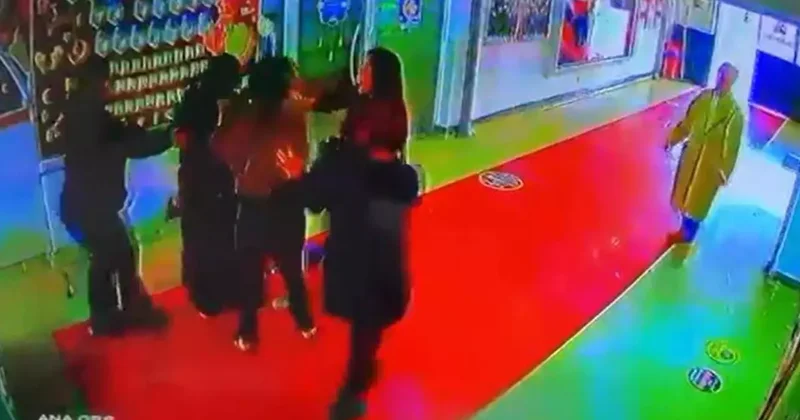 Çocuğunu müdüre şikayet eden veliye okul içinde saldırdı!