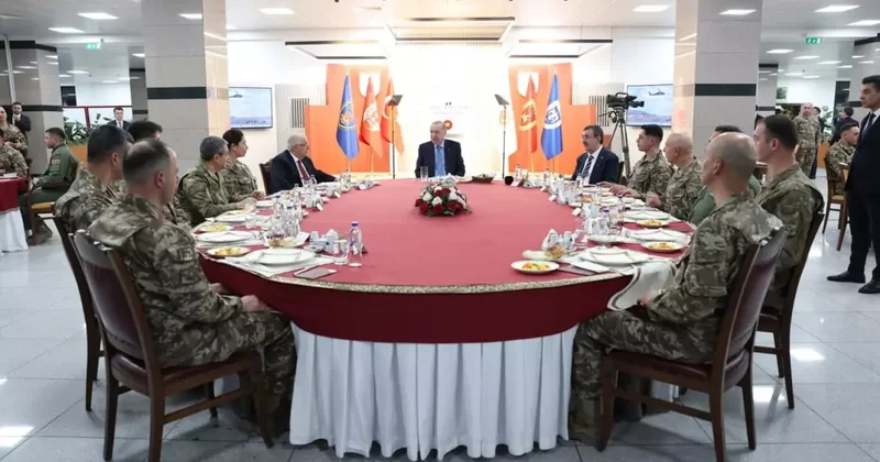 Cumhurbaşkanı Erdoğan, Özel Kuvvetler Komutanlığı nda Mehmetçikle iftar programında bir araya geldi