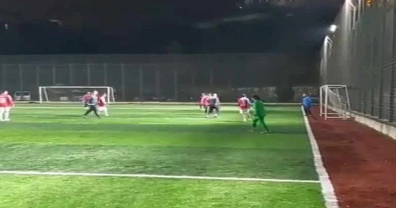 Halı sahada kalp krizi geçiren eski futbolcu yaşamını yitirdi