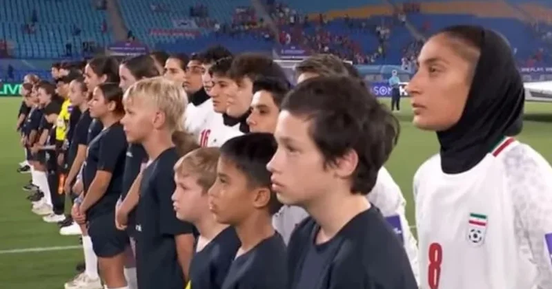 Maça çıkan İranlı kadın futbolculardan tüm dünyayı şoke eden hareket Sözcü Gazetesi