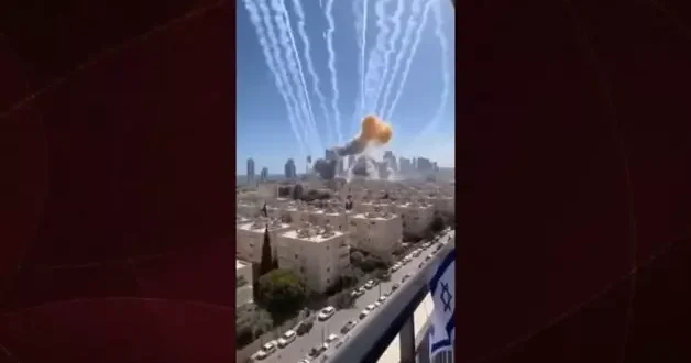 İran İsrail e bomba yağdırdı, demir kubbe delik deşik oldu...