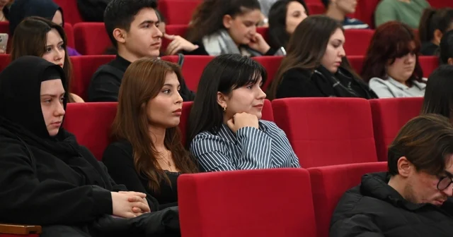 BEUN Bilim Kafe de Bağımlılıkla Mücadelenin Önemine Dikkat Çekildi Zonguldak Haberleri