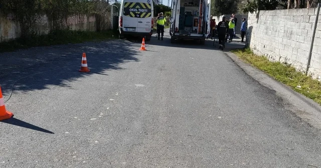 Dörtyol da öğrenci servisi elektrik direğine çarptı: 4 yaralı Hatay Haberleri