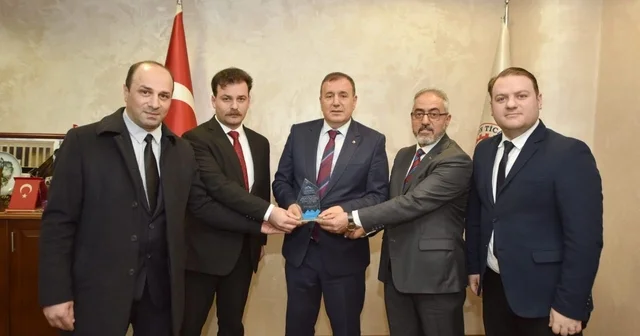 Uzungöl Turizmciler Derneği yöneticilerinden TTSO Başkanı Çelebi ye ziyaret Trabzon Haberleri