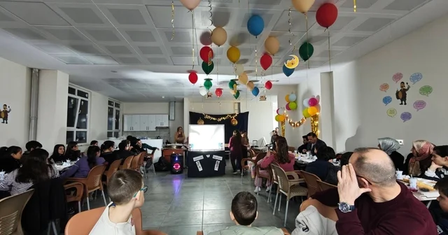 Kaymakam Dalak, miniklerle aynı sofrada oruç açtı Manisa Haberleri