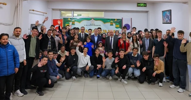 Vali Eldivan, Bayburt Fen Lisesi öğrencileriyle iftarda buluştu Bayburt Haberleri